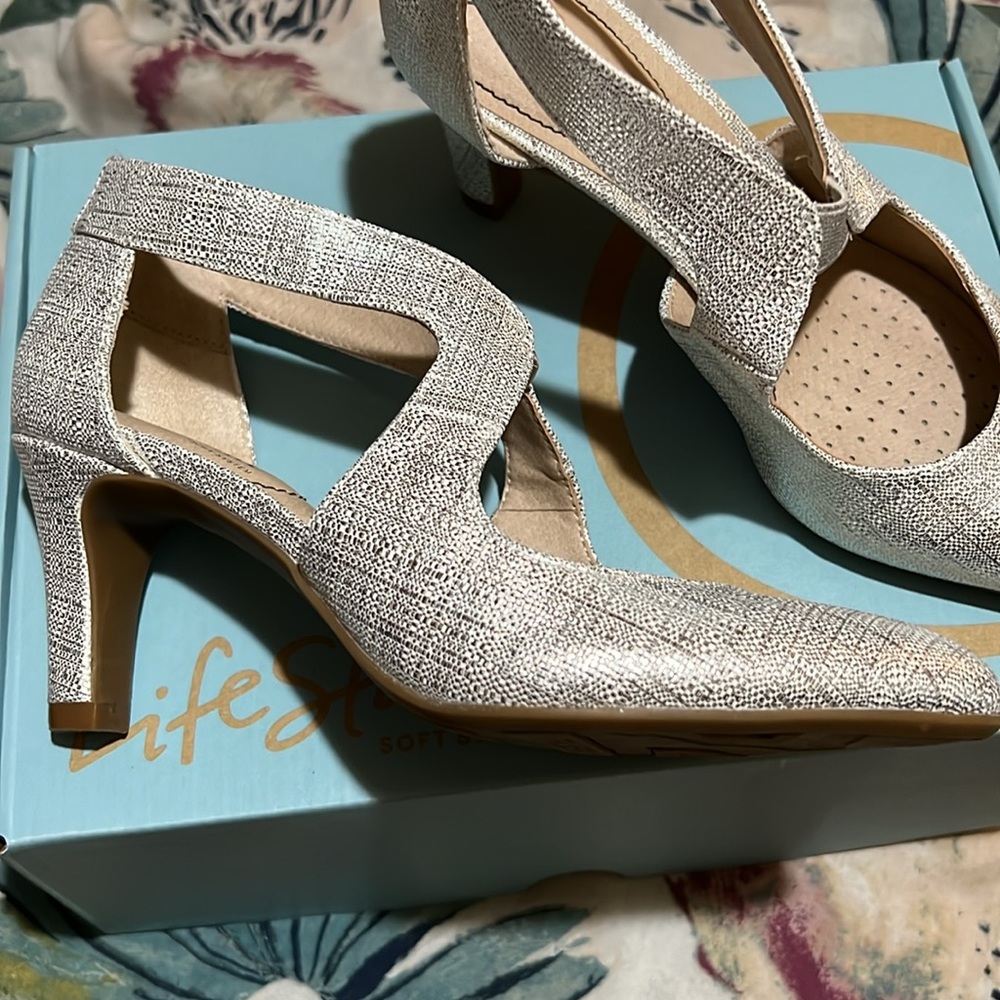Life Stride Giovanna 2 heels, size 5.5 M - Picture 2 of 7